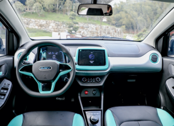 易至汽车引领市场新动向：车展落幕，价格战接棒，超值体验持续！