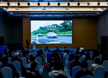 尚界H5中汽研实测获评满分，鸿蒙智行以硬核安全树立行业标杆