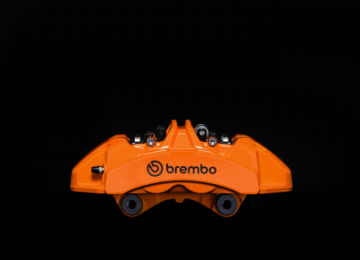 布雷博携手全新小鹏P7，共赴未来出行「制」胜新境