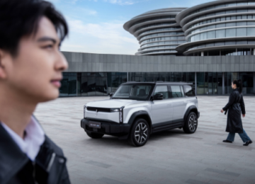 “护”爱无声，安全感满分，iCAR 03打造全方位安全守护