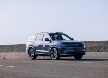 极限高温挑战下的卓越表现，问界新M7 Ultra引领智能SUV新风尚