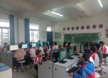 以数字化教学设备助力科技教育 ——福建奔驰“启明星计划”走进三明市宁化县