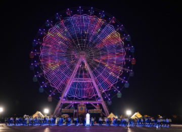东风风神L7展现超凡实力，强大“电”力闪耀摩天轮璀璨之夜
