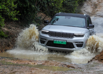 兼顾越野挑战和家用舒适 Jeep全新大切诺基4xe“智能心脏”提供卓绝驾驶体验
